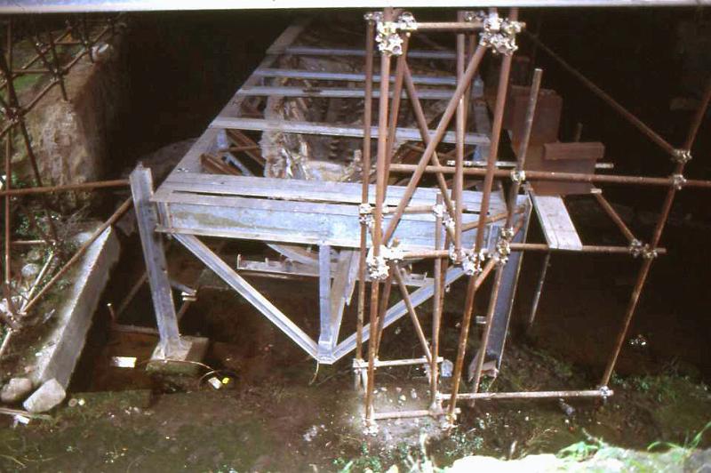 213-Ercolano,la barca scoperta da Giuseppe Maggi,12 febbraio 1989.jpg